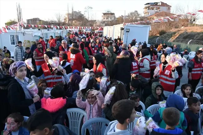 Türk Kızılay Malatya Şubesi Depremzedelere İftar Verdi