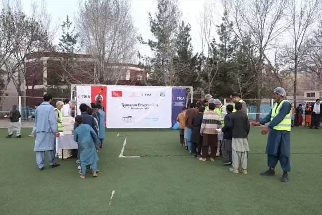 TİKA, Afganistan'daki Yetimlere İftar Verdi