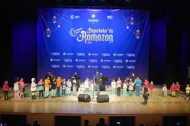 Diyarbakır Büyükşehir Belediyesi, Kahraman Tazeoğlu ve Grup Yürüyüşü ile Ramazan Ayı'nda Kültür-Sanat Etkinlikleri Düzenledi