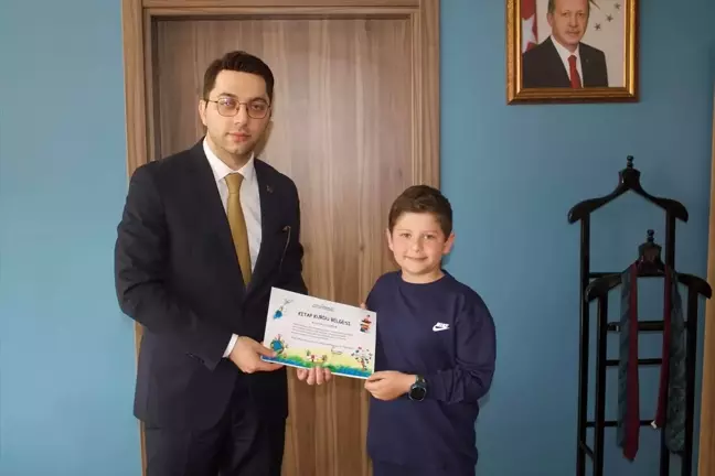 Almus Kaymakamı En Çok Kitap Okuyan Öğrencileri Ödüllendirdi