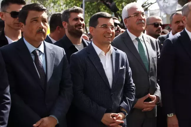 Cumhur İttifakı Antalya Büyükşehir Belediye Başkan Adayı Hakan Tütüncü: Hizmet Çantaları Boş, Projeleri Olmayan Adaylar İftira Atıyor