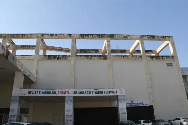 Devlet Tiyatroları, Antalya Büyükşehir Belediyesi'ne yapılan istemlerin karşılığını bulamadı