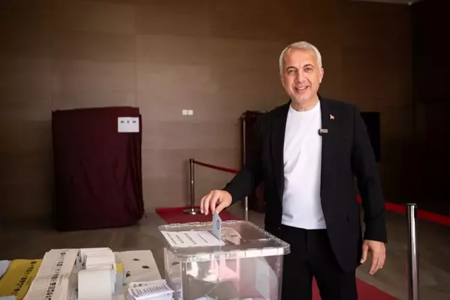 Hendek Belediye Başkanı Turgut Babaoğlu oyunu kullandı