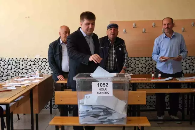 Karaman Valisi Hüseyin Engin Sarıibrahim, oyunu eşiyle birlikte kullandı