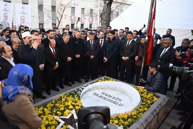 BBP Genel Başkanı Mustafa Destici, Muhsin Yazıcıoğlu'nun mezarını ziyaret etti
