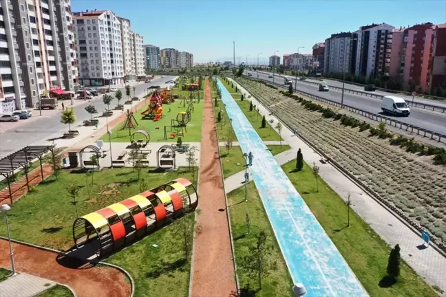 Kocasinan Belediyesi Park ve Bahçeler Müdürlüğü'nden parklara bakım ve düzenleme çalışmaları