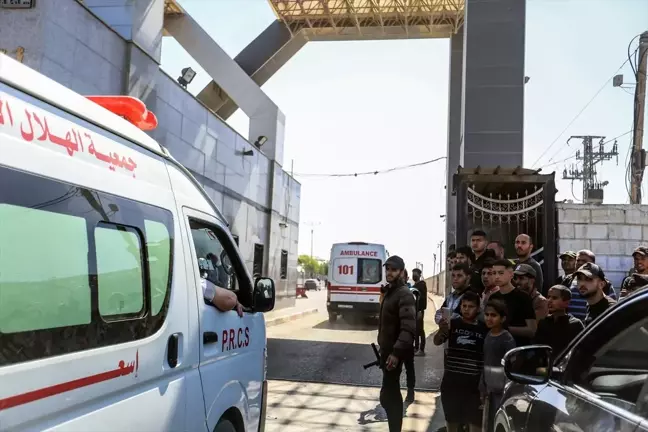 İsrail'in saldırısında ölen yardım çalışanlarının naaşları Mısır'a ulaştı