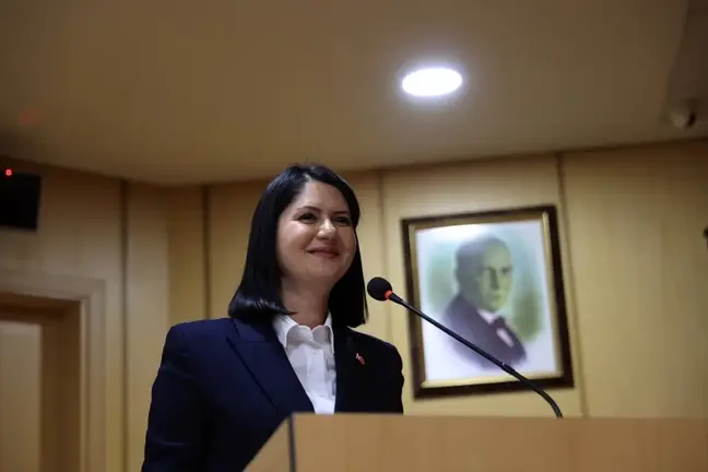 Edirne Belediye Başkanı Filiz Gencan Akın mazbatasını aldı