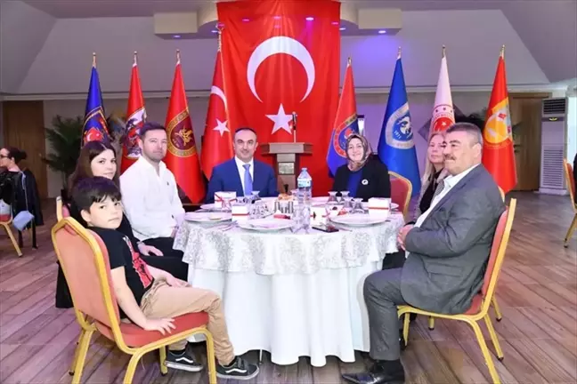 Tekirdağ Valisi Recep Soytürk, jandarma personeli, şehit aileleri ve gazilerle iftar yaptı