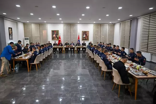 Kocaeli Valisi Seddar Yavuz İftar Programına Katıldı