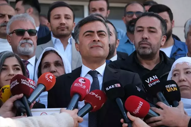 Abdullah Zeydan Van Büyükşehir Belediye Başkanı olarak mazbatasını aldı