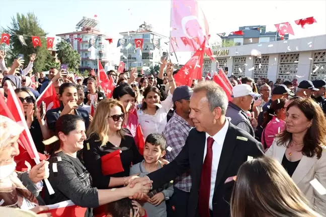 Menderes Dal, Döşemealtı Belediye Başkanı olarak göreve başladı