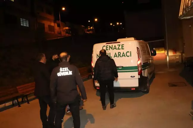 Erzincan'da maden kazasında hayatını kaybeden işçinin naaşı morga kaldırıldı