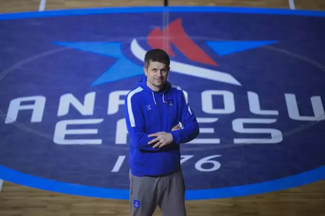Anadolu Efes Başantrenörü Tomislav Mijatovic: Başarıyı sürdürmek zorundayız