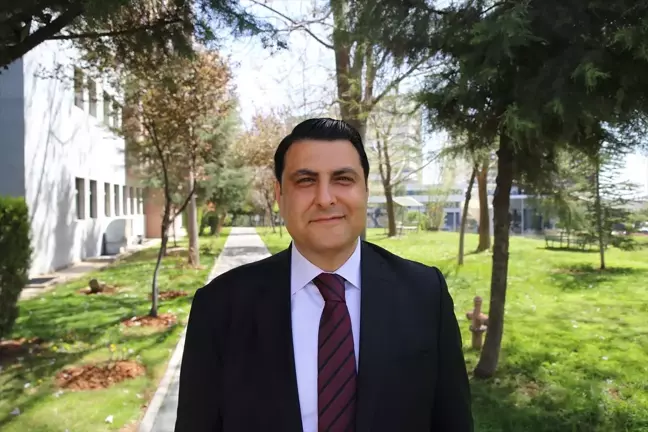 Şehitkamil Belediye Başkanı Umut Yılmaz, babasının koltuğuna oturdu