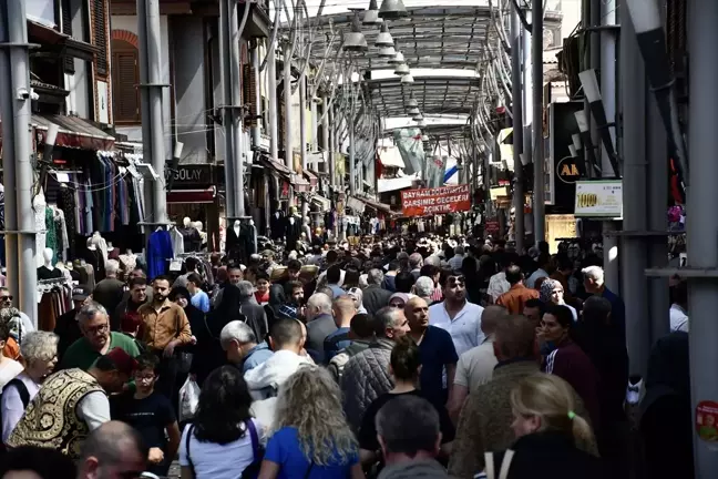 Bursa'da Bayram Alışverişi Yoğunluk Oluşturdu