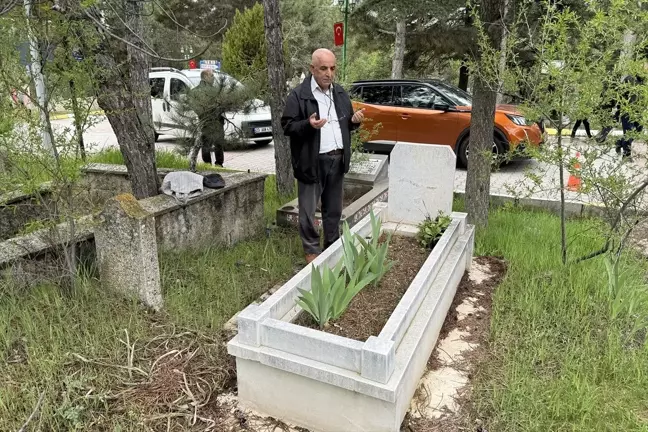 Elazığ'da Ramazan Bayramı öncesi mezarlıklara ziyaretler yapıldı
