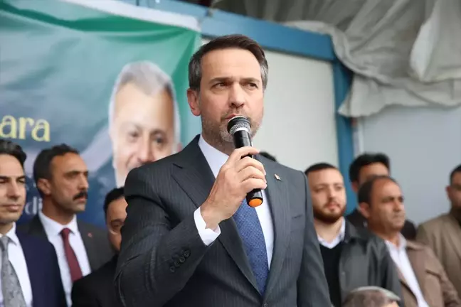 Enerji ve Tabii Kaynaklar Bakanı Bayraktar, depremzedeleri ziyaret etti