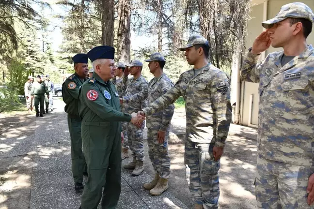 Hava Kuvvetleri Komutanı Orgeneral Ziya Cemal Kadıoğlu Birlikleri Ziyaret Etti