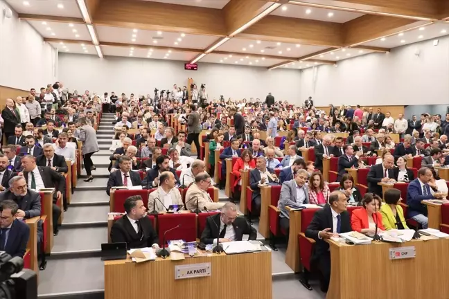 İzmir Büyükşehir Belediye Meclisi 2024-2029 dönemi için birleşti