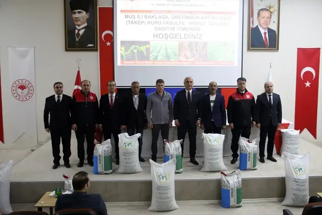 Muş'ta Çiftçilere Kuru Fasulye ve Nohut Tohumu Dağıtıldı