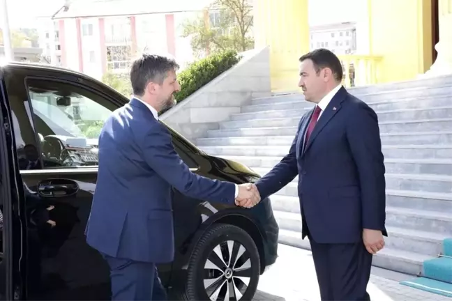 Macaristan Ankara Büyükelçisi Viktor Matis, Kütahya Valisi Musa Işın'ı ziyaret etti