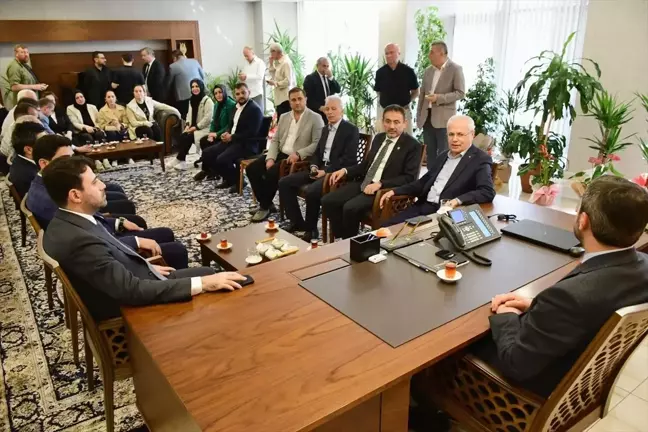 AK Parti Karabük Milletvekilleri Karabük Belediye Başkanı'nı ziyaret etti