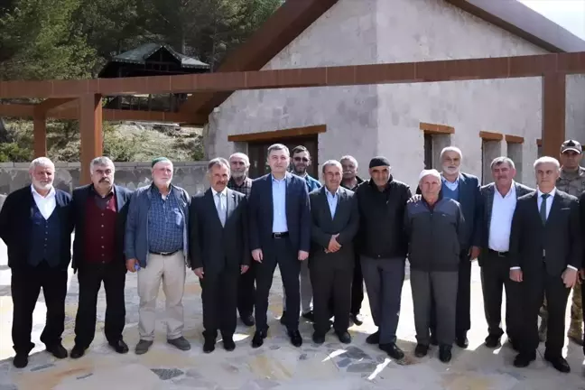 Gümüşhane Valisi Kov Kalesi'nde İncelemelerde Bulundu