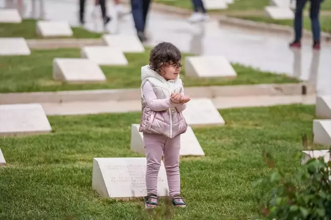 Çanakkale Kara Savaşları'nın yıl dönümünde Gelibolu Yarımadası ziyaretçi akınına uğruyor