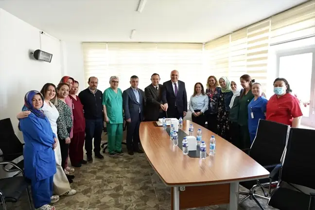Kızılcahamam Belediye Başkanı Süleyman Acar, Ebeler Haftası'nı kutladı