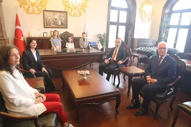 Edirne Belediye Başkanı Makamını Çocuklara Devretti