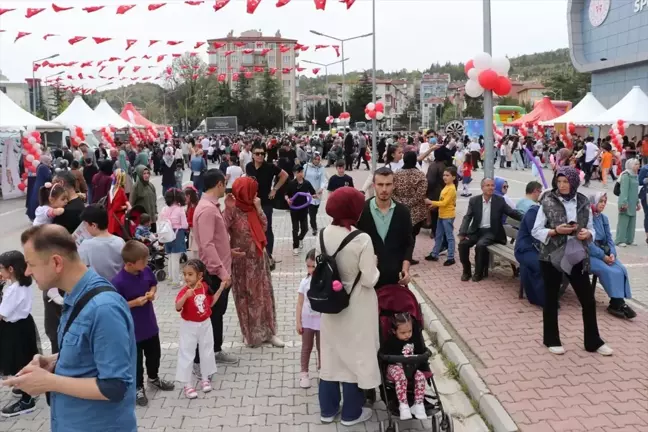 Afyonkarahisar'da 23 Nisan Ulusal Egemenlik ve Çocuk Bayramı Kutlamaları