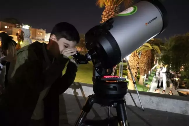 Şanlıurfa'da Çocuklara Teleskoplarla Gökyüzü İzletildi