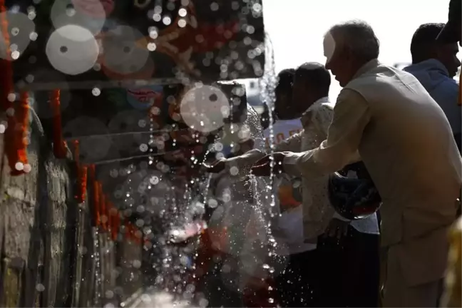 Nepal'de Baishak Asnan Festivali kutlamaları başladı