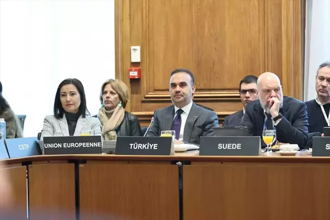 Bakan Kacır, Teknoloji Tekelini Eleştirdi