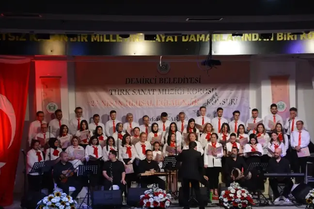 Demirci'de 23 Nisan konseri düzenlendi