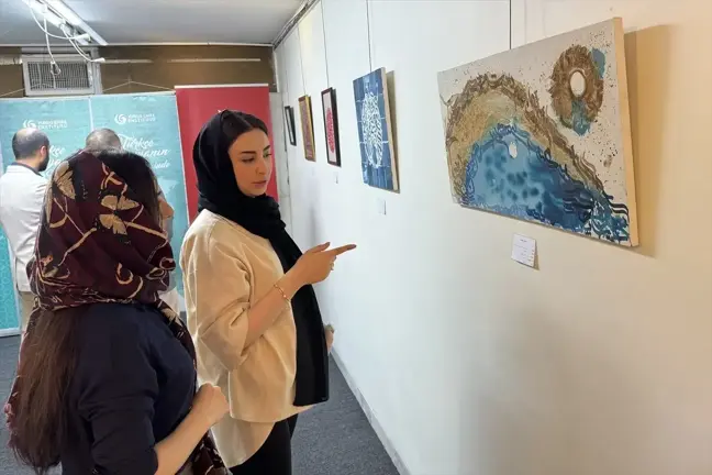 İran'da Türkçe öğrenen sanatçı, kaligrafi sergisi açtı