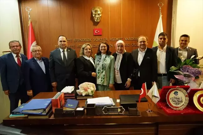 Çorlu'daki esnaf odaları Ergene Belediye Başkanı Müge Yıldız Topak'ı ziyaret etti