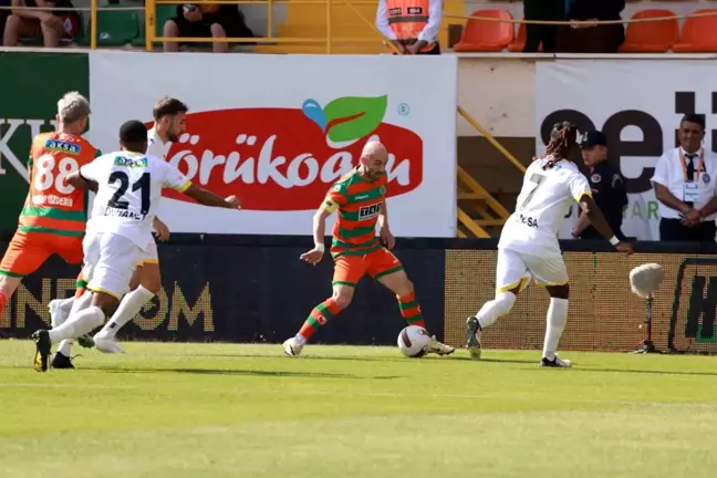 Alanyaspor İstanbulspor'u 3-0 mağlup etti