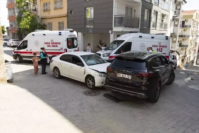 Aydın'da Cip ile Otomobil Çarpıştı: 5 Kişi Yaralandı