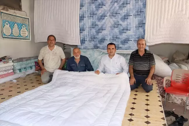 Finike Kaymakamı Turunçova Mahallesi'ndeki Esnafı Ziyaret Etti
