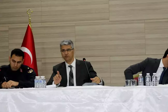 Karacabey Kaymakamı Mahalle Muhtarlarıyla İlk Toplantıyı Gerçekleştirdi