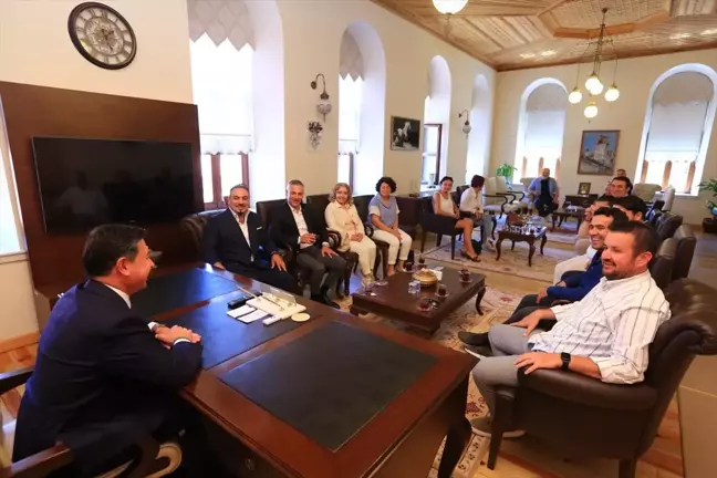 Bodrum Gazeteciler Cemiyeti Muğla Büyükşehir Belediye Başkanı Ahmet Aras'ı Ziyaret Etti