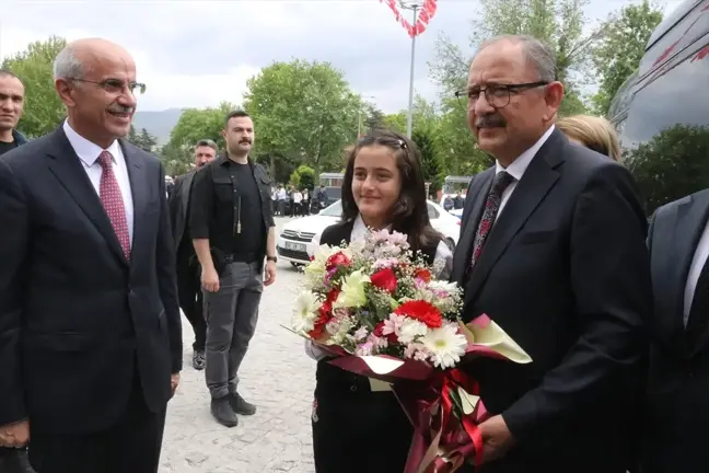 Özhaseki: Kahramanmaraş depremi sonrası 1240 şantiyede 110 bin kişi çalışıyor