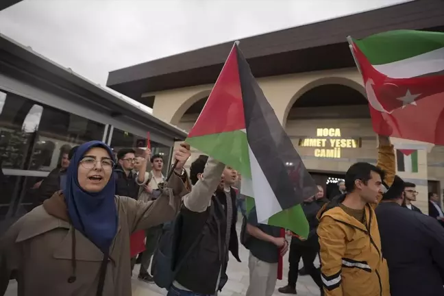 Gazi Üniversitesi Öğrencileri İsrail'in Gazze'ye Saldırılarını Protesto Etti