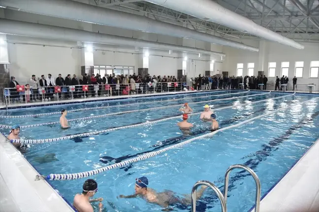 Görele'de Yarı Olimpik Yüzme Havuzu Açıldı