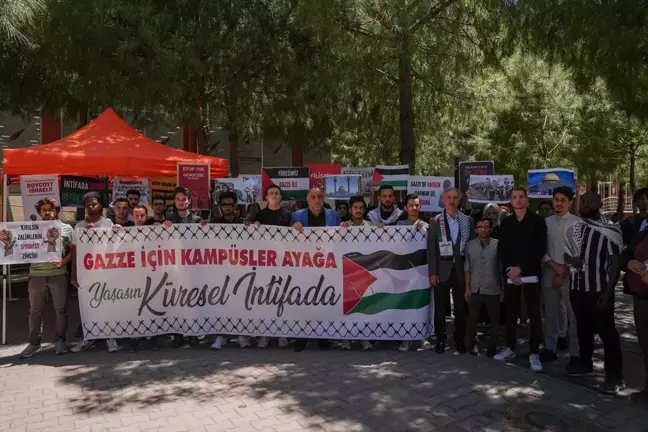 İKÇÜ Öğrencileri Filistin Nöbeti Başlattı