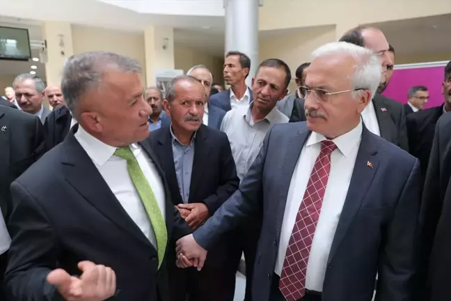 Aksaray Valisi Mehmet Ali Kumbuzoğlu, köy muhtarlarıyla bir araya geldi