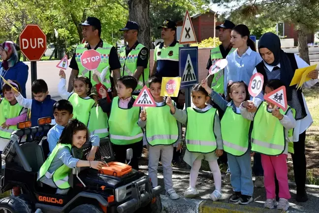 Karaman'da Çocuklara Trafik Eğitimi Verildi