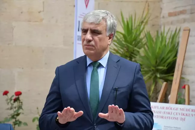 Adana Vakıflar Bölge Müdürü Metin Evsen, basın mensuplarıyla bir araya geldi
